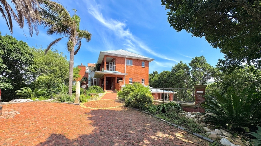 6 Bedroom Property for Sale in Lovemore Park Eastern Cape
